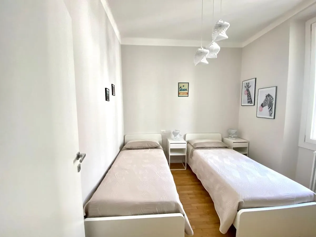 Apartment Comoluxhouse- Intero Appartamento Italy