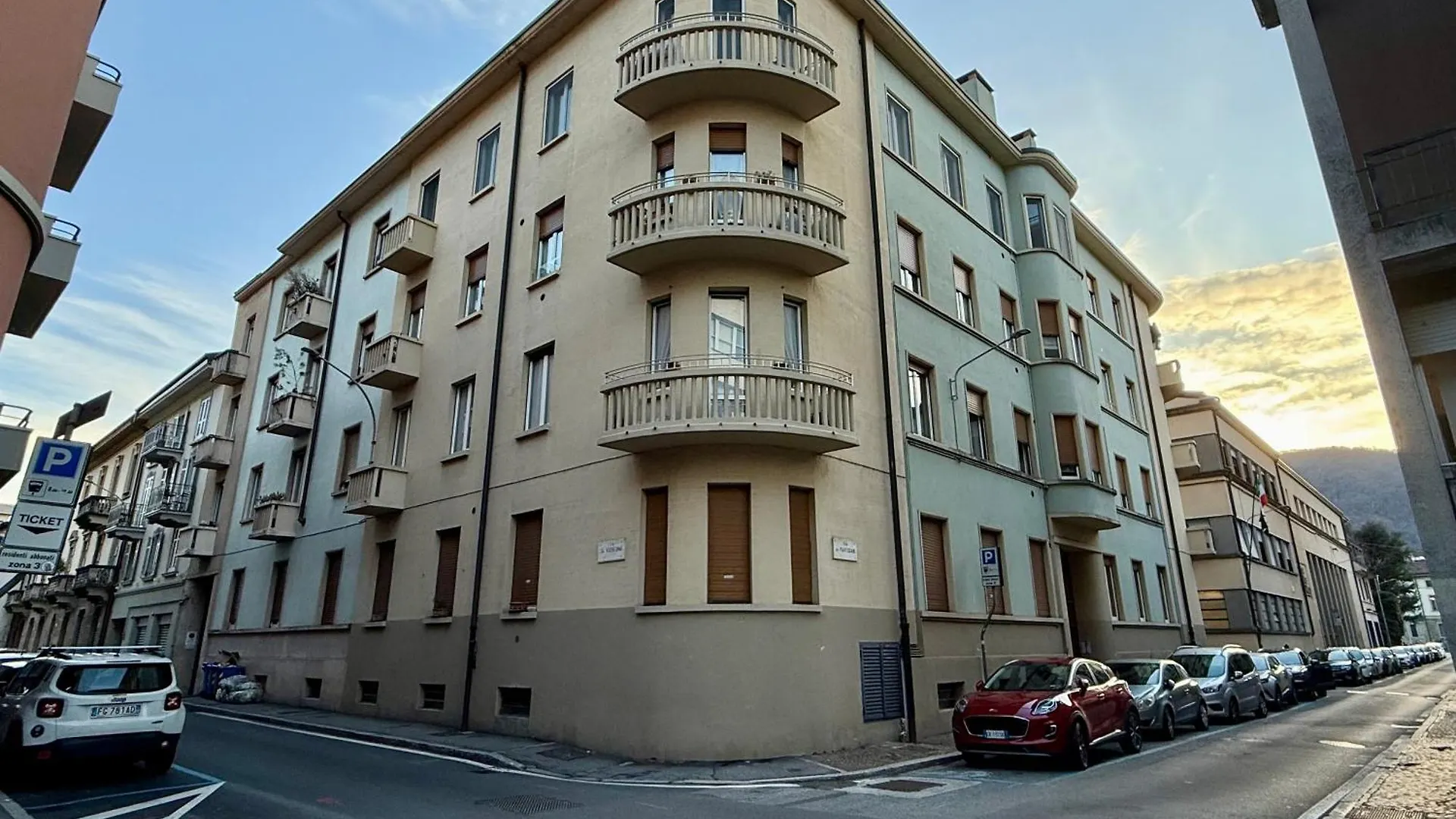 Apartment Comoluxhouse- Intero Appartamento Italien